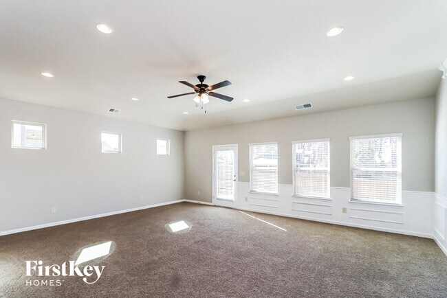 Foto del edificio - 510 Country Ridge Dr