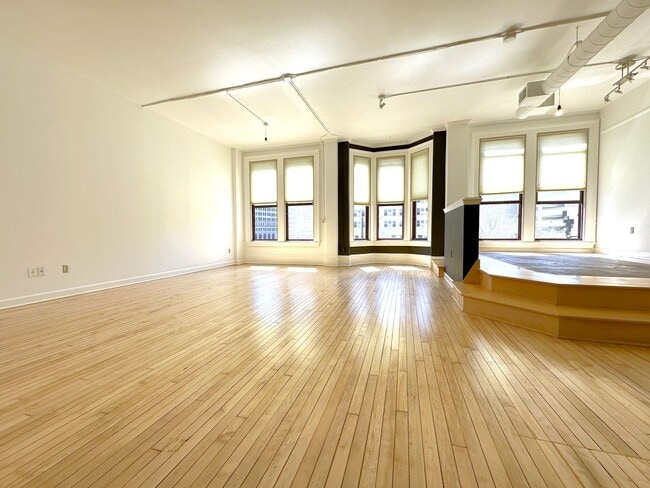 Building Photo - 1 bedroom Condo in Cawker Building