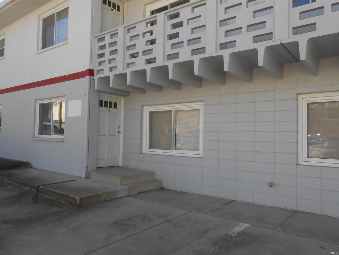 339 S Lincoln St Unit G, Bloomington, IN 47401 Room for Rent in