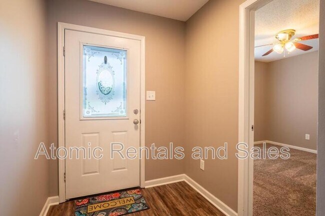 Foto del edificio - 322 Hawthorne Oaks Way