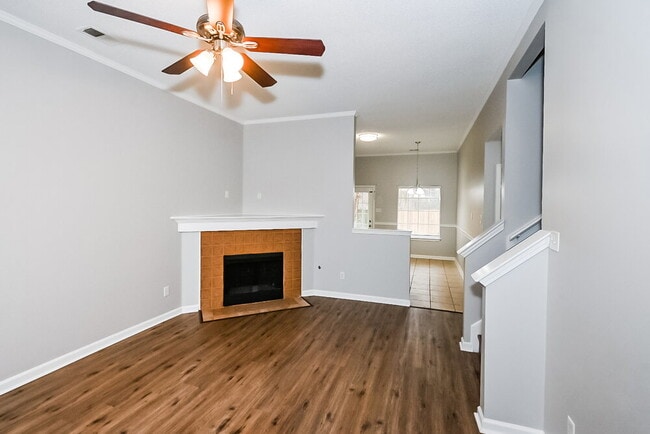 Foto del edificio - 6819 Kerry Valley Ln