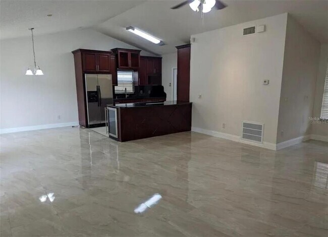 Foto del edificio - 1065 Brielle Ct
