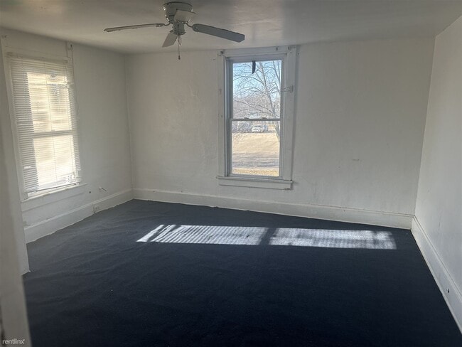 Building Photo - 2 br, 1 bath House - 928 South Matthew Street