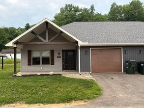 Building Photo - 2719 Barnhill Rd SE