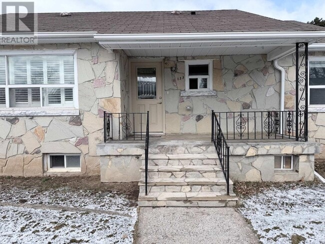 Building Photo - 133 Hawthorne Rd