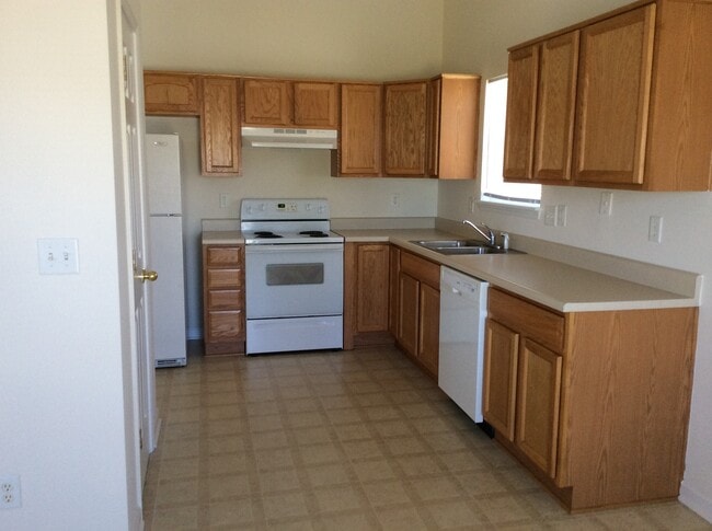 Building Photo - Franklin Twp - 3 BR ranch