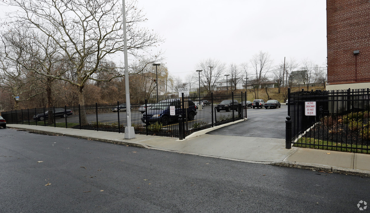 Parking Area - Terrace Gardens II