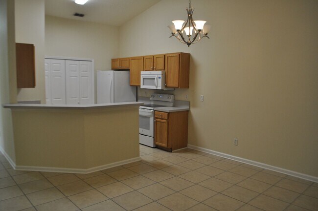 Foto del edificio - Leigh High Woods Duplex, Side B