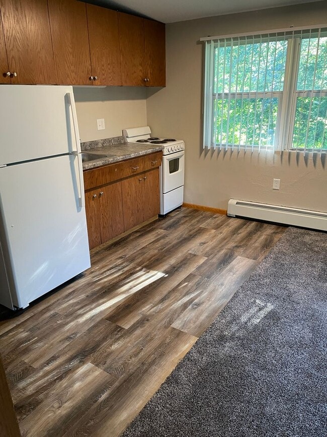 Building Photo - One Bedroom Apartment, Great Location!