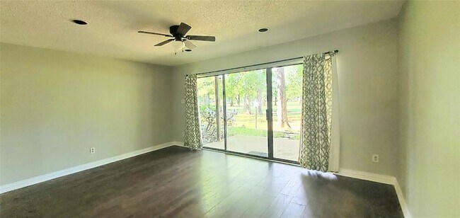 Foto del edificio - 12900 Walden Rd