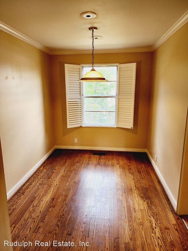 Building Photo - 2 br, 1 bath House - 109-B Memory Ct.