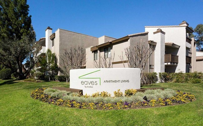 eaves Warner Center Apartments Woodland Hills, CA