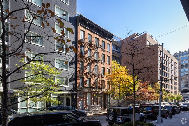 Building Photo - 20 Renwick St