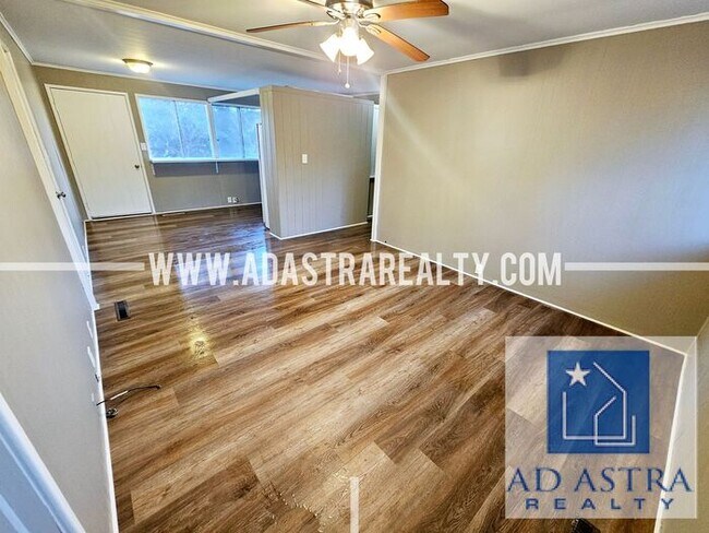 Foto del edificio - 3 Bedroom 1 Bathroom Home in Gladstone-Ava...