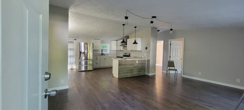 Foto principal - 1948 Brian Kelley Ln