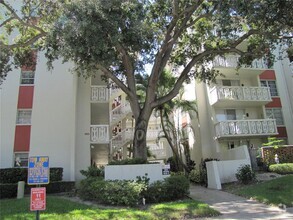Building Photo - 2630 Pearce Dr