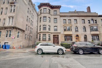 Building Photo - 65 Hemenway St