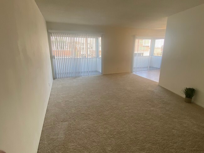 Building Photo - The Grecian Terrace Apartments