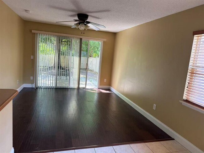 Building Photo - 1746 Mandavilla Dr