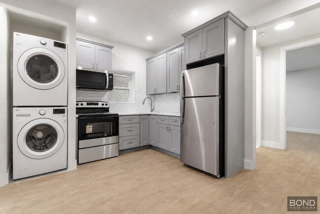 Empire Boulevard - Empire Boulevard Townhome