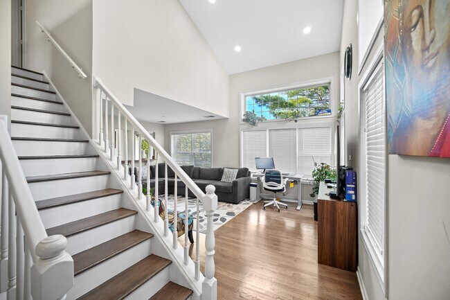 Building Photo - 141 Avalon Ct