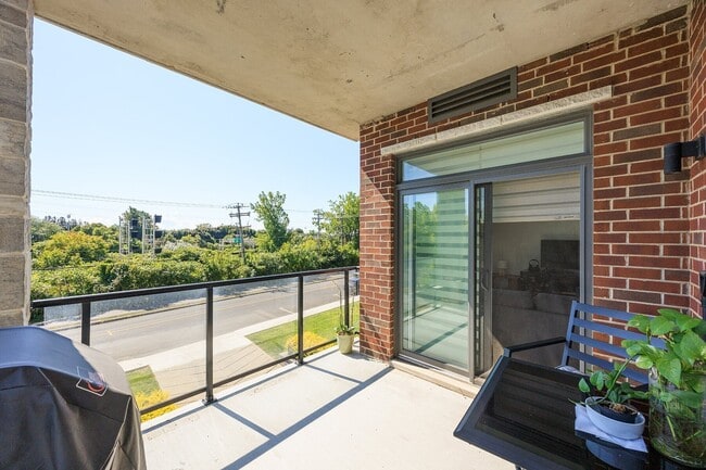 Building Photo - 79 Elm Ave