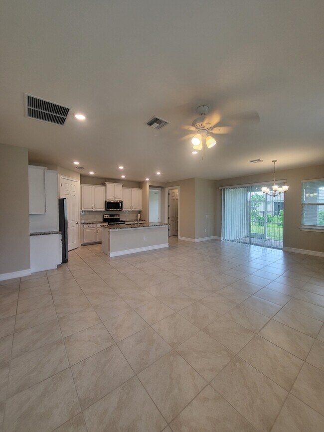 Building Photo - 3276 Baravaldo Cir