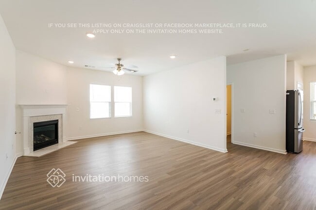 Foto del edificio - 300 Deacon Ln