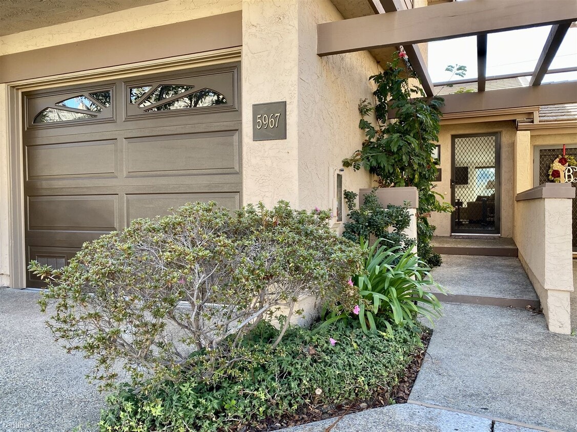 Primary Photo - 2 br, 2.5 bath Townhome - 5967 Gaines Street
