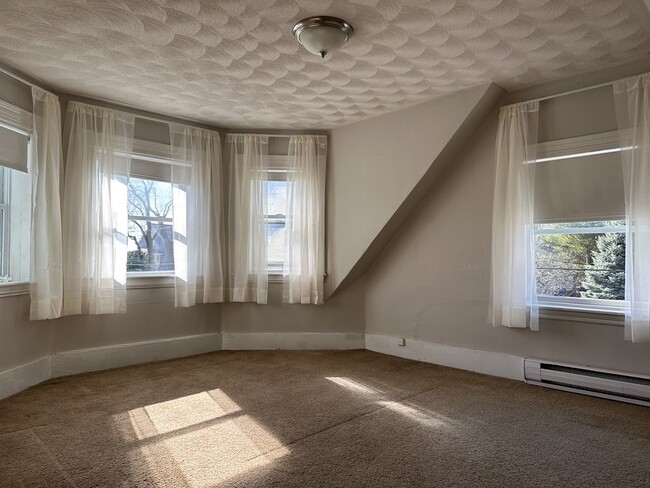 Building Photo - 86 Sagamore Ave
