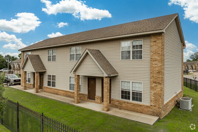 Foto del edificio - Willow Creek Townhomes