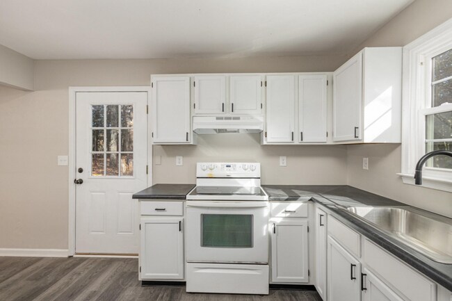 Foto del edificio - 11134 Pine Hill Rd