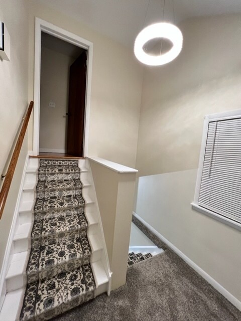 Escalera en la entrada principal - 3260 Buffalo Rd