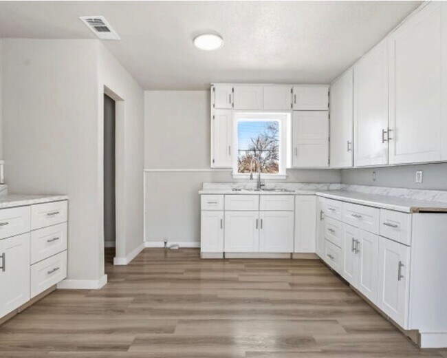 Building Photo - 2814 40th St