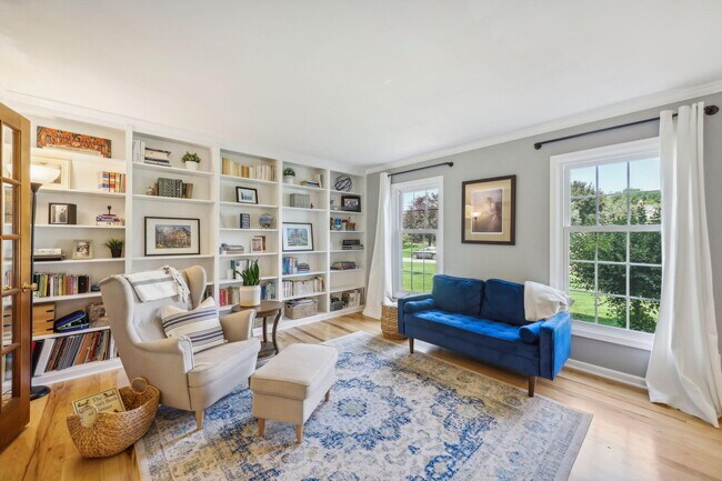 Foto del edificio - 14445 Cameron Ct