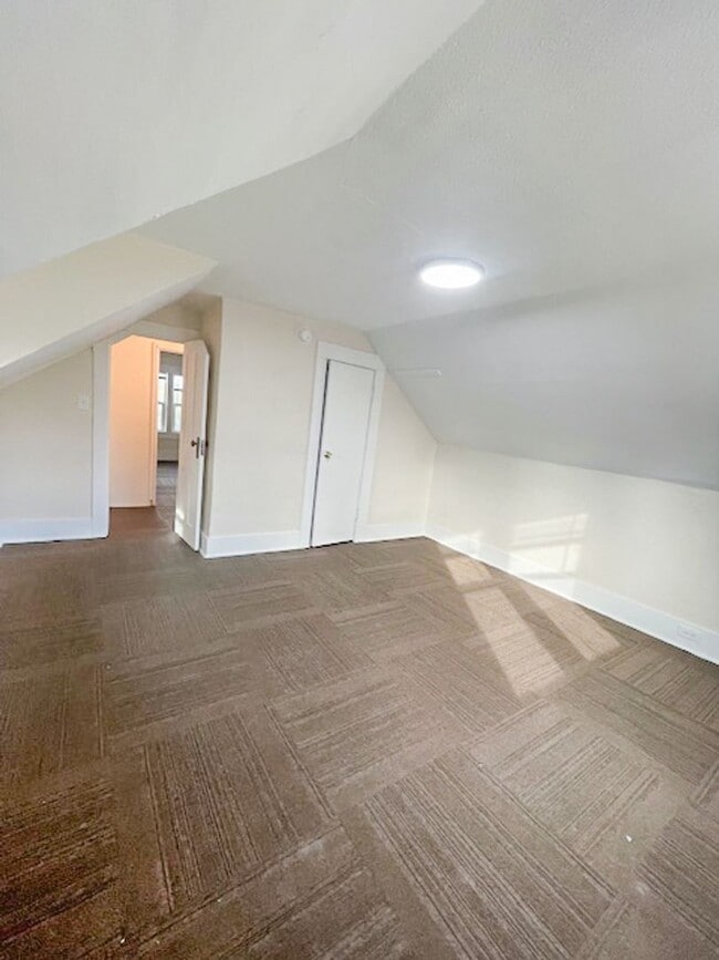 Foto del edificio - Charming Multi-Level 3-Bedroom Home in Cheney