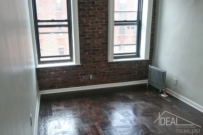 Building Photo - 672 47th St