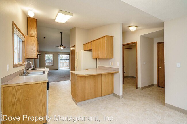Building Photo - 3 br, 2 bath House - 13707 NE 84th Street