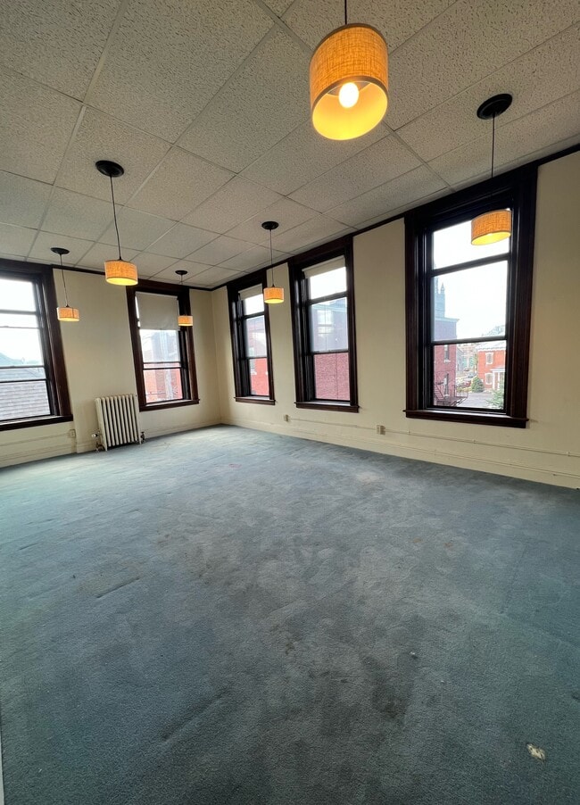 Building Photo - 9-17-17 Warren St