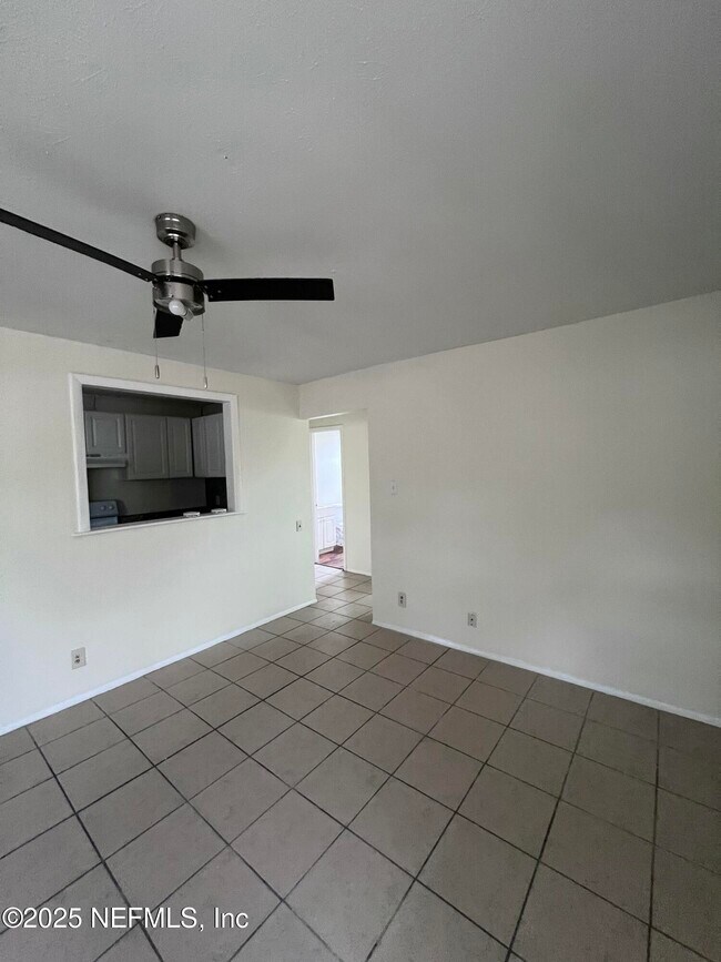 Foto del edificio - 1040 Bert Rd