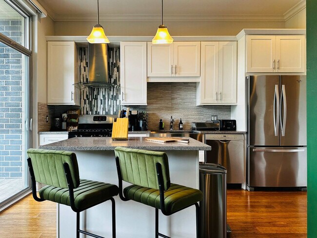 Foto del edificio - 1249 W Madison St