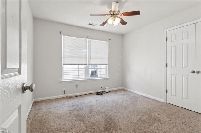 Foto del edificio - 896 A Ave