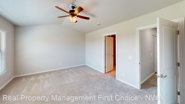 Building Photo - 3 br, 2.5 bath House - 2705 W Shasta Road