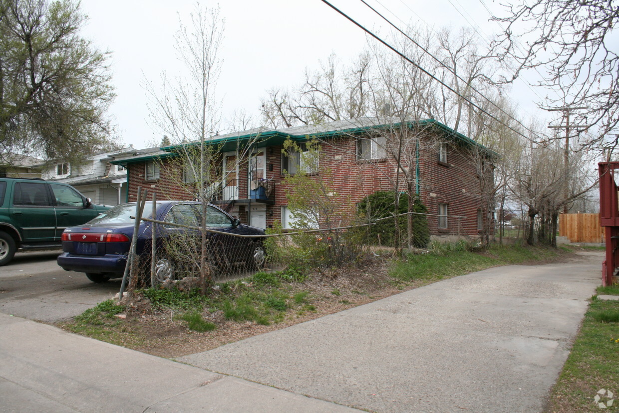 Building Photo - 919-925 S Utica St
