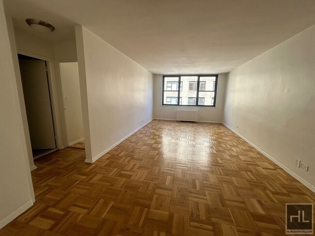 Building Photo - EAST 49 STREET