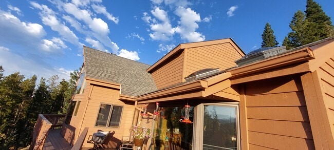 Building Photo - 160 Santa Fe Mountain Rd