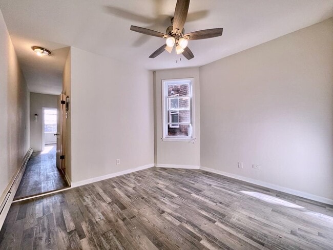Building Photo - 405 61st St