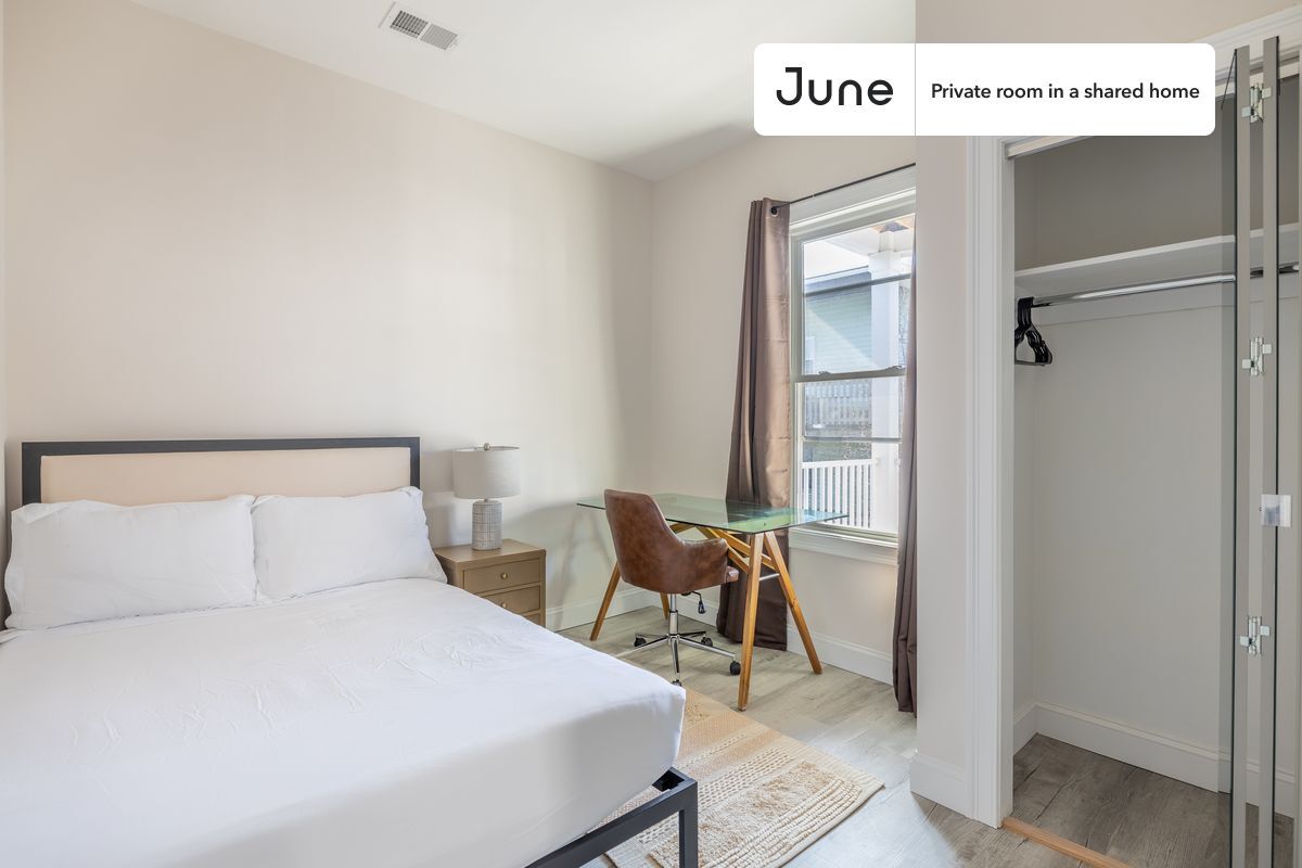 Room in Shared 5 bed/2 bath home - Room in Shared 5 bed/2 bath home