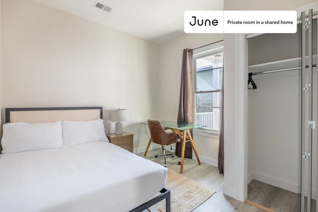 Building Photo - Room in Shared 5 bed/2 bath home