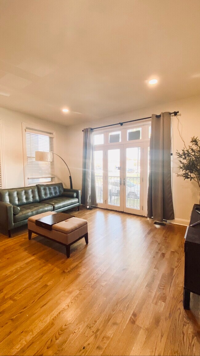 Foto del edificio - 2337 W Maypole Ave